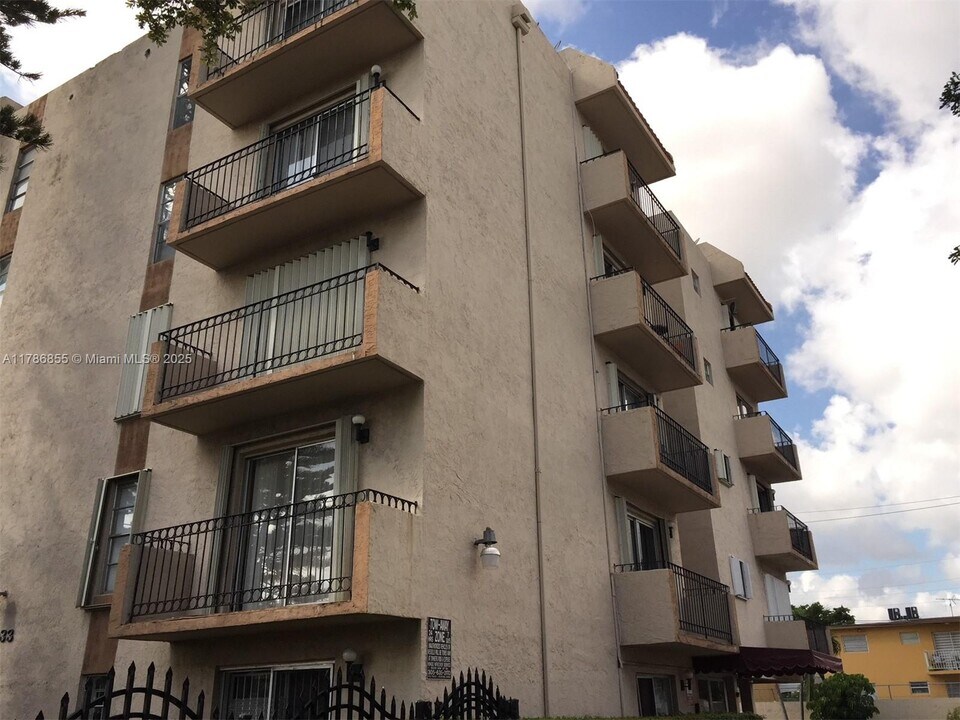 1933 SW 7th St in Miami, FL - Building Photo