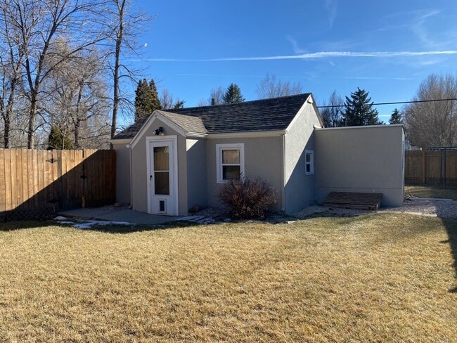 property at 1127 W Mulberry St