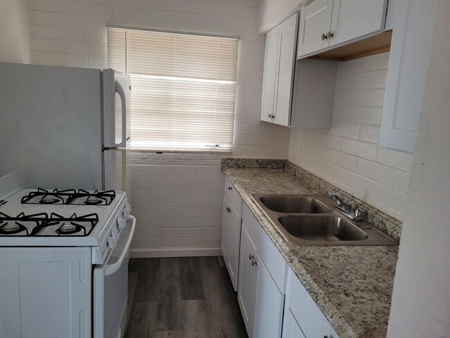 property at 2733 S Sunland Vis