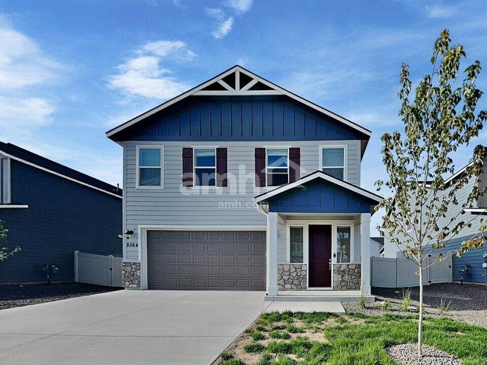 9364 W Shumard St in Star, ID - Foto de edificio
