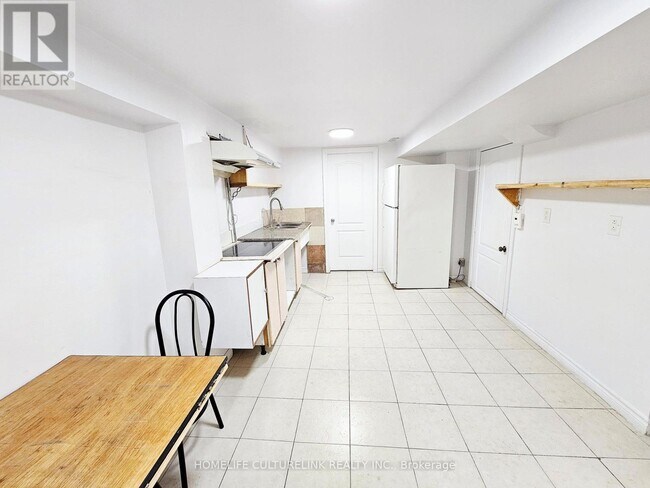 39 Treetops Ct in Toronto, ON - Building Photo - Building Photo