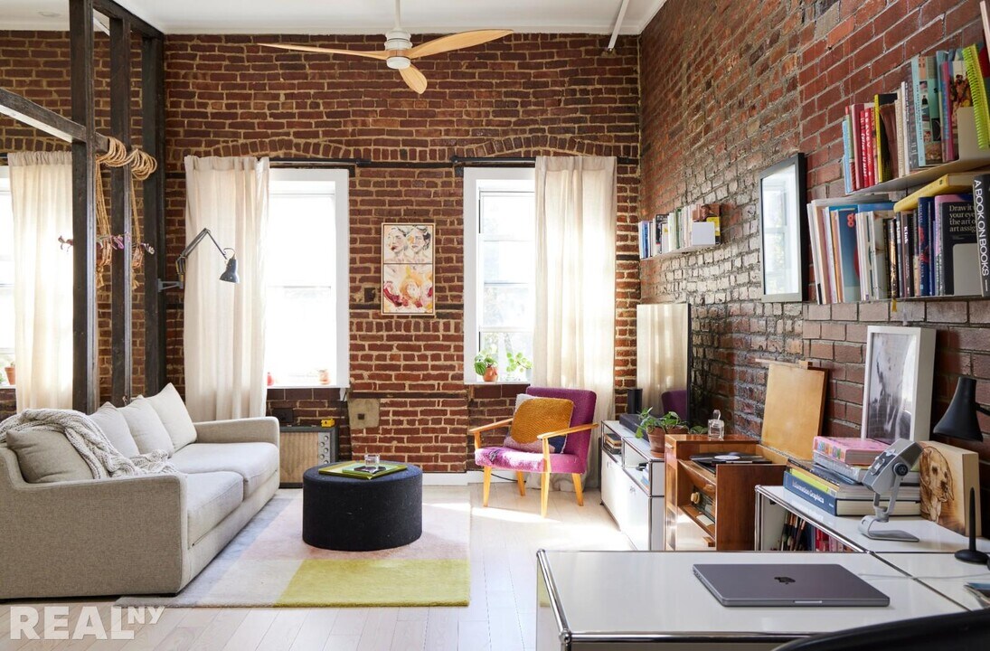 427 E 6th St-Unit -5EW in New York, NY - Building Photo