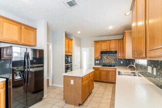 15526 Oxenford Dr in Tomball, TX - Building Photo - Building Photo