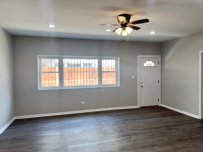 5716 W Lawrence Ave in Chicago, IL - Building Photo - Building Photo