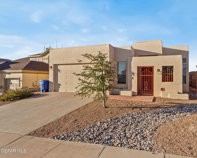 6401 Franklin Ridge Dr in El Paso, TX - Building Photo - Building Photo