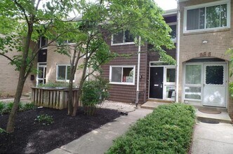 884 New Mark Esplanade, Unit Back Right in Rockville, MD - Building Photo - Building Photo