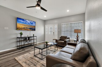 1500 E James St in Waco, TX - Building Photo - Building Photo