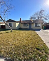 39 E K St in Sparks, NV - Building Photo