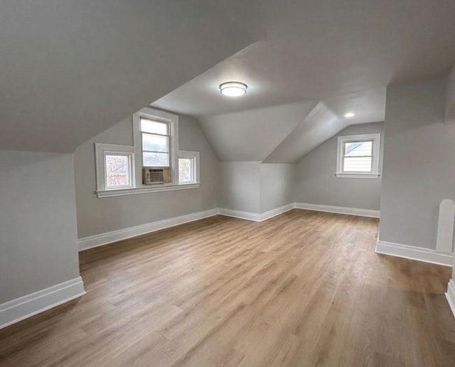 833 Stanton Ave, Unit 3rd Floor