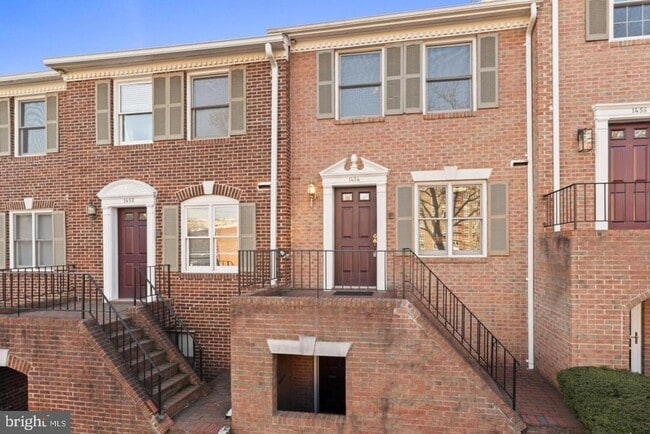 property at 1454 N Quinn St