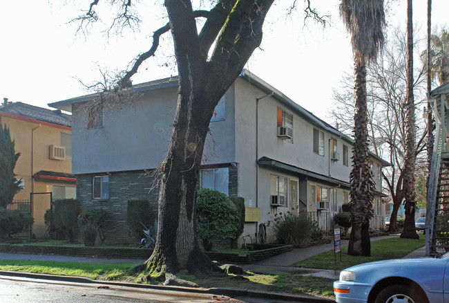 3226 X St in Sacramento, CA - Foto de edificio - Building Photo