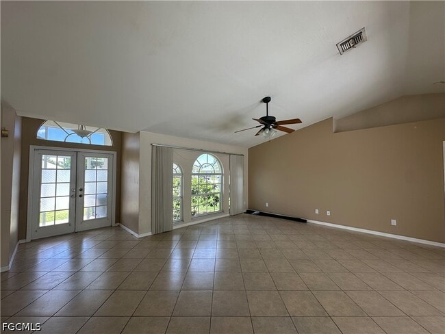 8397 Bahamas Rd in Ft. Myers, FL - Building Photo - Building Photo