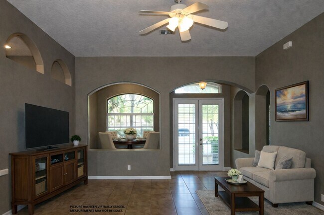 4906 E Lake Cove Blvd in St. Cloud, FL - Building Photo - Building Photo