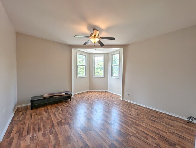 1825 N Kedzie Ave in Chicago, IL - Building Photo - Building Photo