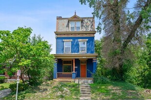 494 Riddle Rd in Cincinnati, OH - Building Photo