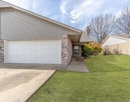 606 N 36th St in Rogers, AR - Building Photo