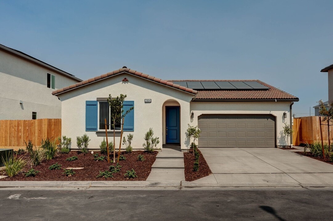 2894 E Corteza Dr in Fresno, CA - Building Photo