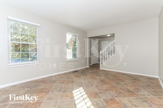 6012 Kingsgate Dr in Burlington, KY - Foto de edificio - Building Photo