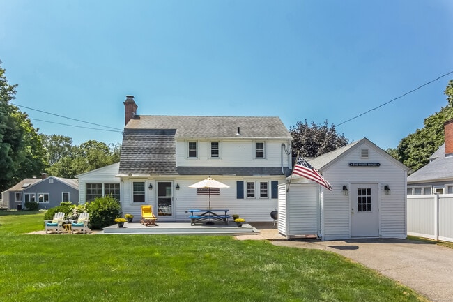 property at 52 Overshore Dr E