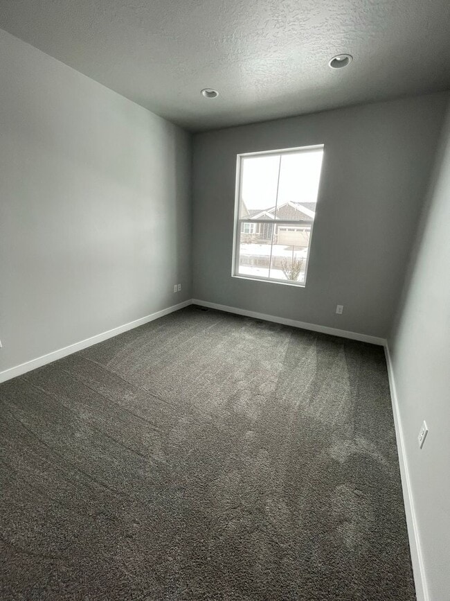 6606 N Furner Rdg in Eagle Mountain, UT - Building Photo - Building Photo