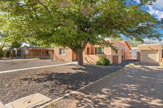 136 Velarde Rd NW in Albuquerque, NM - Building Photo - Building Photo