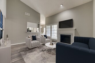 The Manhattan Apartments in Dallas, TX - Building Photo - Building Photo