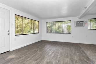 5683 Cessna Dr in Montgomery, TX - Building Photo - Building Photo