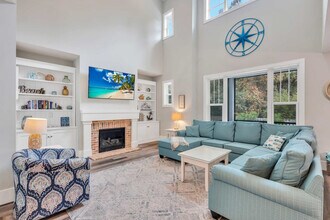 36 Firethorn Ln in Hilton Head Island, SC - Building Photo - Building Photo