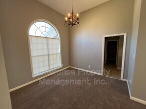 10095 Lynham Dr in Cordova, TN - Building Photo - Building Photo