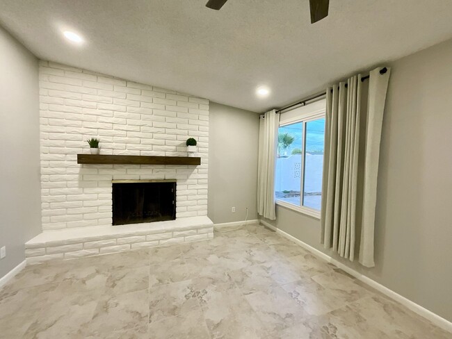 property at 1150 E Alameda Dr