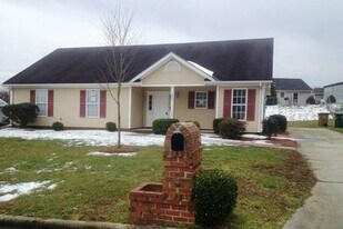 3604 Markham Rd in Greensboro, NC - Building Photo