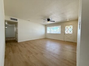 3147 W Pershing Ave in Phoenix, AZ - Building Photo - Building Photo