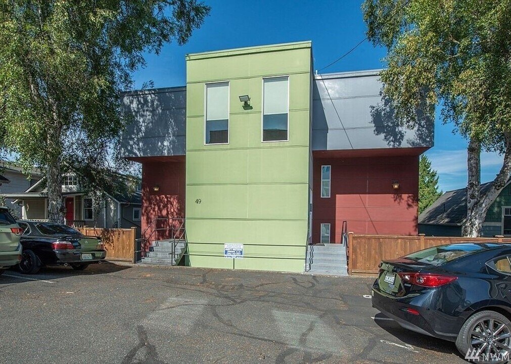 49 W Etruria St in Seattle, WA - Building Photo