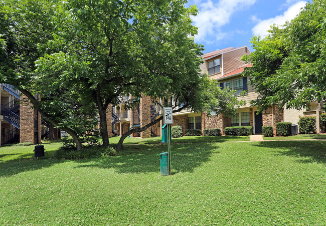 Fielder Crossing in Arlington, TX - Building Photo - Building Photo