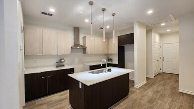 5702 Moses Lp in Laredo, TX - Building Photo - Building Photo