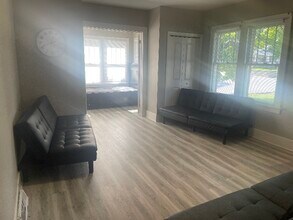 1021 Keokuk St in Hamilton, IL - Foto de edificio - Building Photo