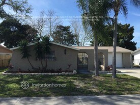 9401 Glen Moor Ln in Port Richey, FL - Building Photo