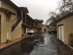 Casitas Nuevas in Morgan Hill, CA - Foto de edificio - Building Photo