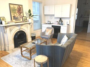 1309 Cass in Milwaukee, WI - Building Photo - Interior Photo