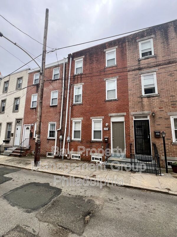1920 Cambridge St in Philadelphia, PA - Building Photo - Building Photo