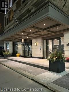 112 King St E