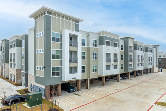 Ella Grand - 1036 in Houston, TX - Building Photo - Building Photo