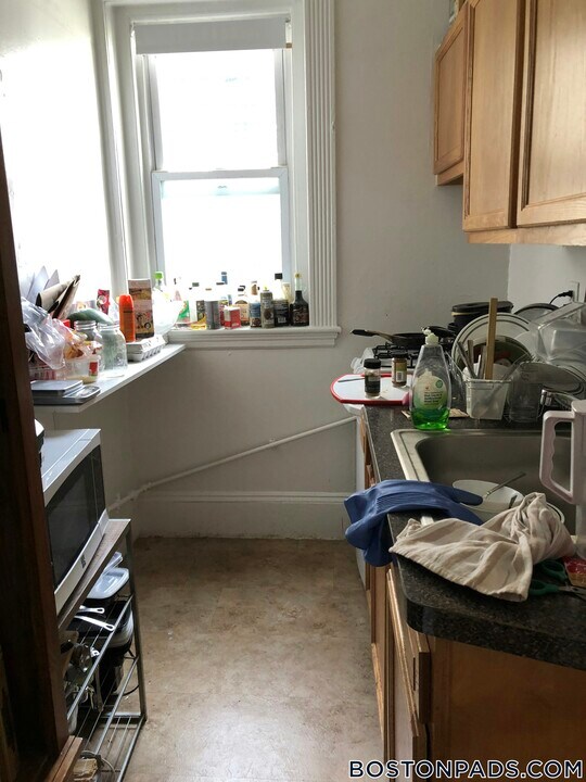 1334 Commonwealth Ave in Boston, MA - Building Photo