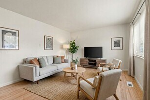 26580 Chisholm Ct in Hayward, CA - Building Photo