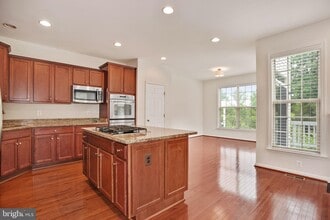42714 Ogilvie Sq in Broadlands, VA - Building Photo - Building Photo
