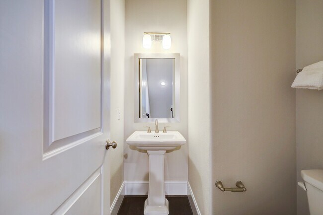 property at 5453 Larkin St