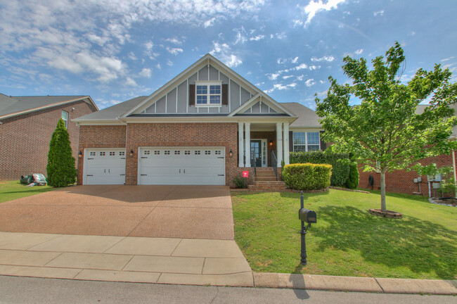 property at 1113 Camden Cir