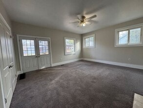 53 Beacon Ave in Ferguson, MO - Building Photo - Building Photo