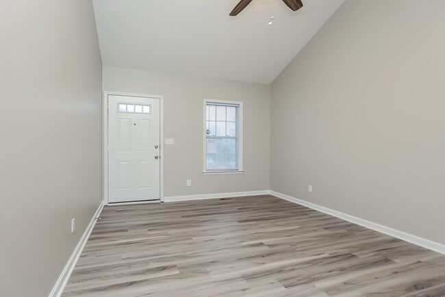 249 Cranklen Cir in Clarksville, TN - Foto de edificio - Building Photo