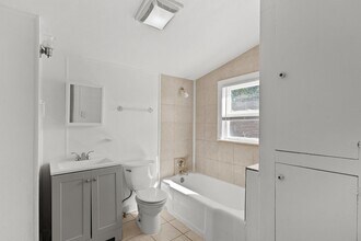 4020 Avenue O 1/2 in Galveston, TX - Building Photo - Building Photo